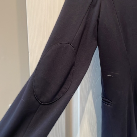 Versatile Navy Blue Blazer - Picture 4 of 5